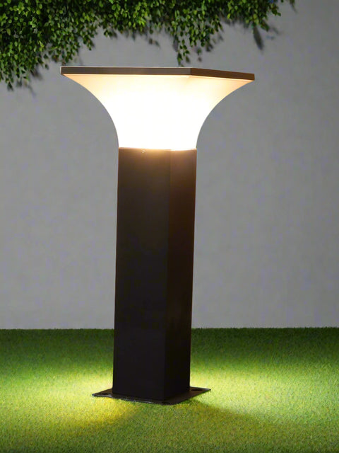 Tatva Lights Obelisk Glow Outdoor LED Bollard – A tall, obelisk-inspired garden light with a minimalist design and soft LED illumination. Perfect for pathways, driveways, and landscaping, blending elegance with weather-resistant durability.