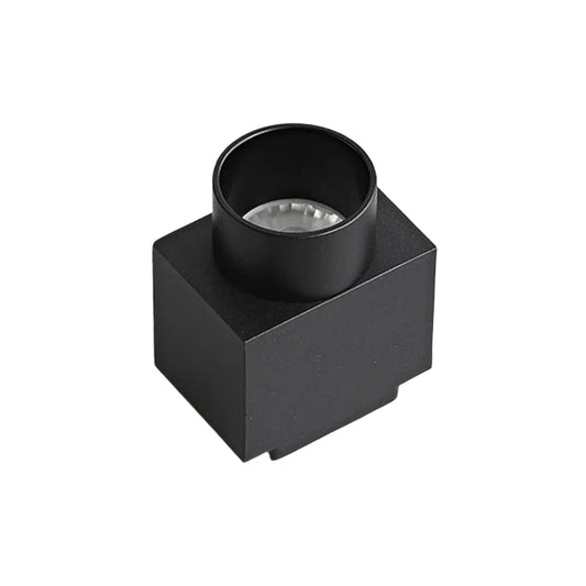 Tatva Lights – Linea Dot Ultra Thin Magnetic Spotlight with a sleek cylindrical design and minimal profile, seamlessly mounted via magnetic fixtures. Emits a focused, warm white LED beam, ideal for highlighting artwork, architectural elements, or display zones in modern interiors.